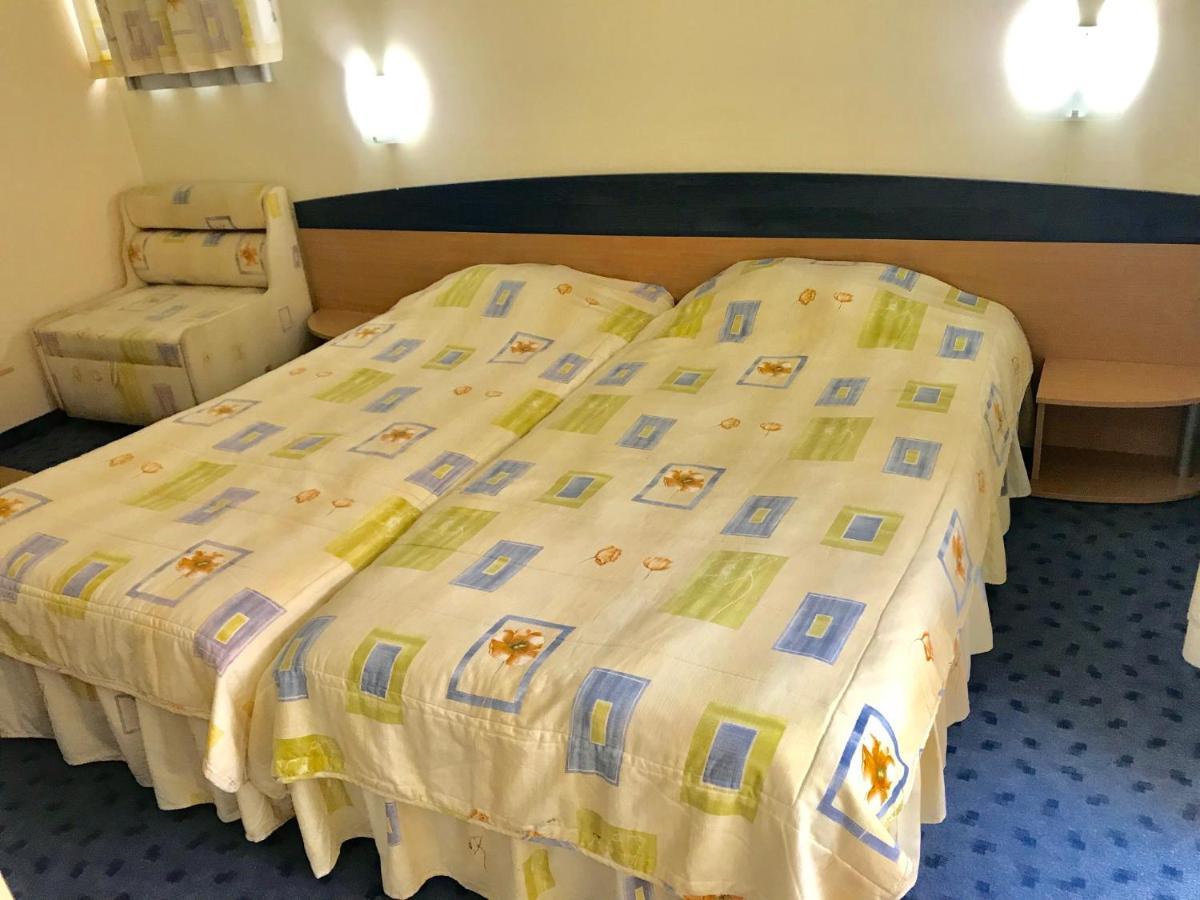 Hotel Riviera ラヴダ エクステリア 写真